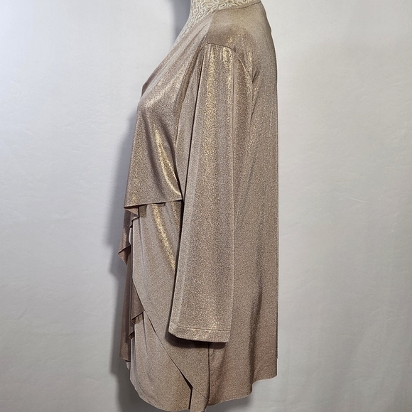 Chico's Travelers Blouse Tiered Gold Shimmer Slinky 3/4 Sleeve Stretch Size 2/12 - Picture 8 of 12